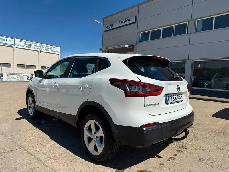 Usado Nissan Qashqai Acenta 130 CV (95 kW) 2018 Blanco SUV