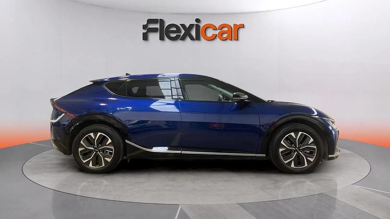 Usado Kia EV6 Air 125 kW (170 HP) 2023 Azul SUV