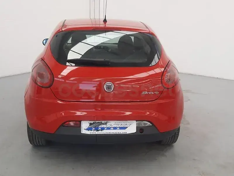 Usado Fiat Bravo Active 120 CV (88 kW) 2008 Rojo Utilitario