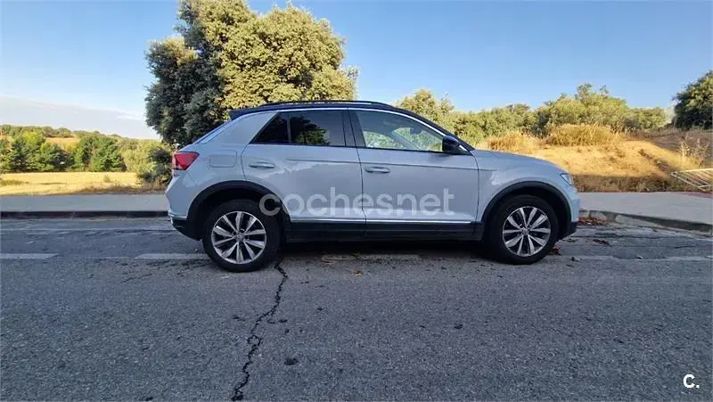 Usado VW T-Roc Advance 150 CV (110 kW) 2018 Gris / plata SUV