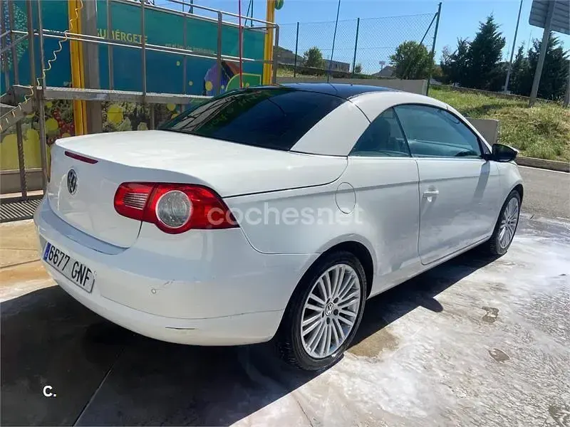 Usado VW Eos 122 CV (89 kW) 2009 Blanco Descapotable