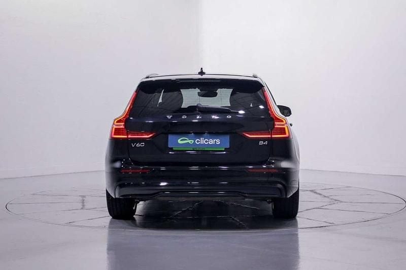 Usado Volvo V60 Plus 197 CV (144 kW) 2023 Negro Familiar