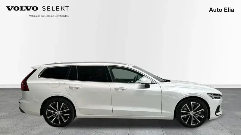 Usado Volvo V60 Core 351 CV (258 kW) 2023 Blanco Familiar