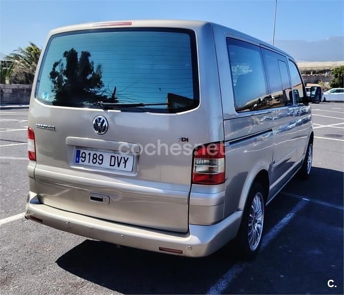 Käytetty VW Multivan Comfortline 130 HP (95 kW) 2006 Peessi Tila-auto