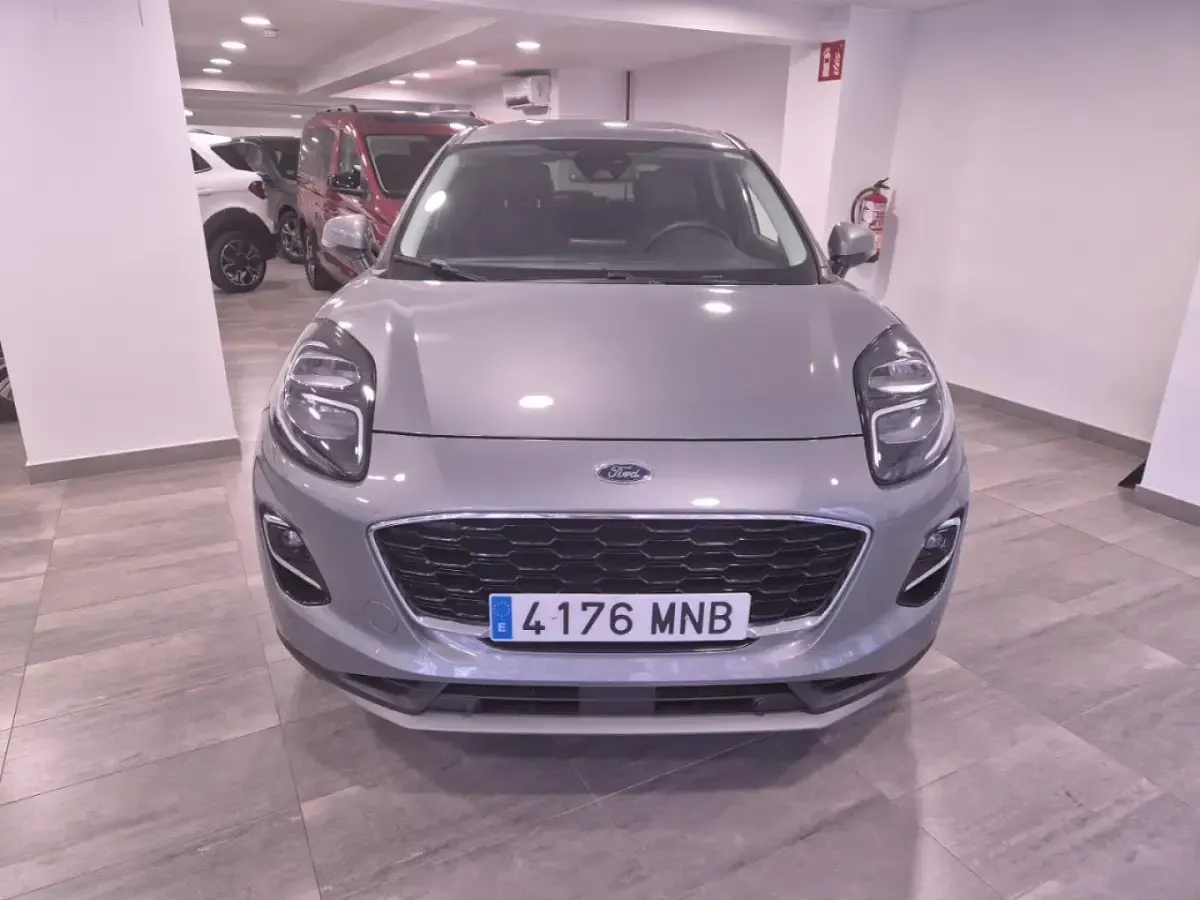 Usado Ford Puma Select 155 CV (114 kW) 2024 Plateado SUV
