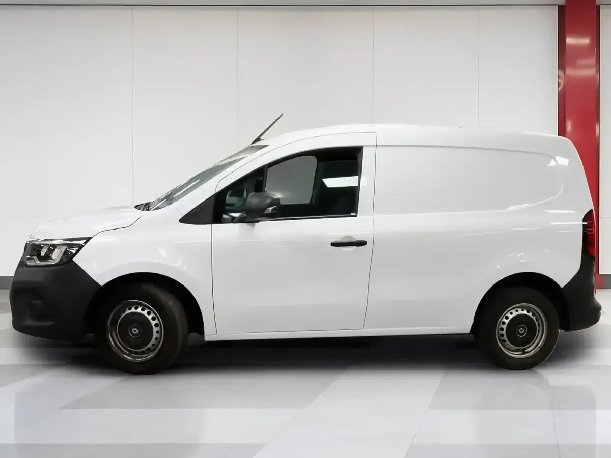 Usado Renault Kangoo 75 CV (55 kW) 2023 Blanco Monovolumen