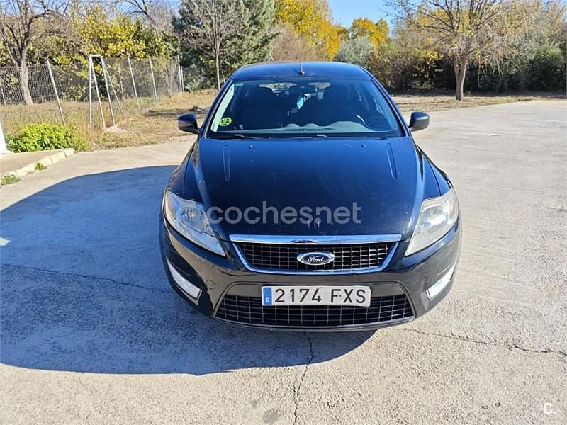 Usado Ford Mondeo Ghia 140 HP (102 kW) 2007 Preto Carrinha