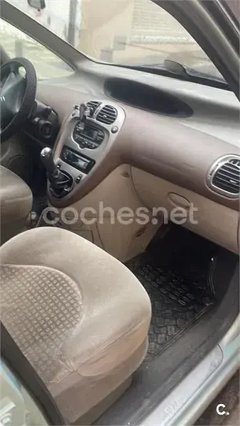 Usado Citroën Xsara Picasso Exclusive 110 CV (80 kW) 2006 Verde Monovolumen