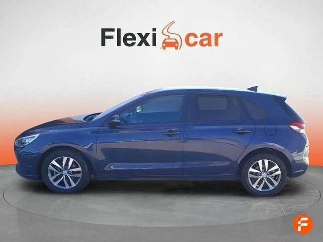 Usado Hyundai i30 110 CV (80 kW) 2017 Azul Berlina