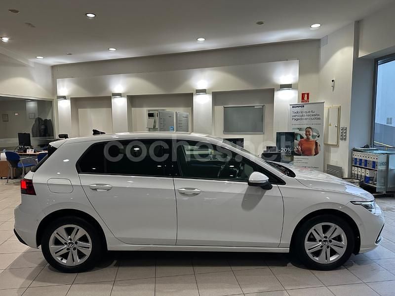 Usado VW Golf VIII Life 150 CV (110 kW) 2022 Blanco Berlina