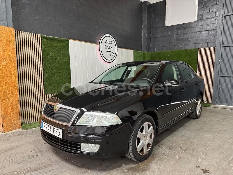 Negro Usado 2006 Skoda Octavia Active Berlina | 4500 € (Precio justo) - Imagen 1/4