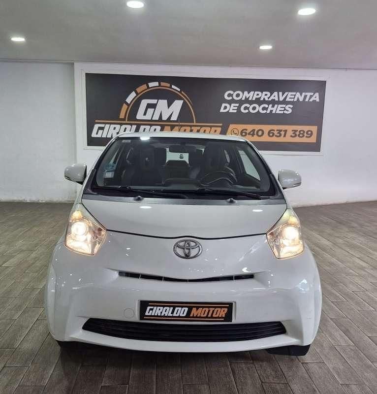 Usado Toyota iQ 68 CV (50 kW) 2010 Blanco Utilitario