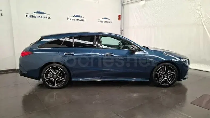 Usado Mercedes CLA200 Shooting Brake 163 CV (119 kW) 2021 Azul Familiar