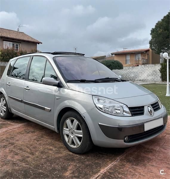 Usado Renault Scénic II Dynamique 100 CV (73 kW) 2004 Gris / plata Monovolumen