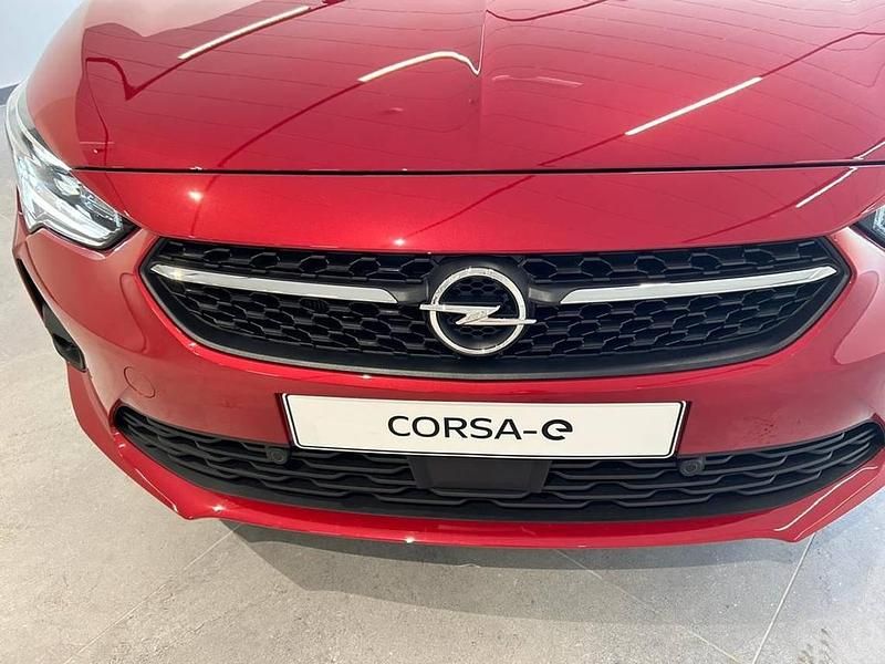 Usado Opel Corsa-e 100 kW (136 CV) 2023 Rojo Utilitario