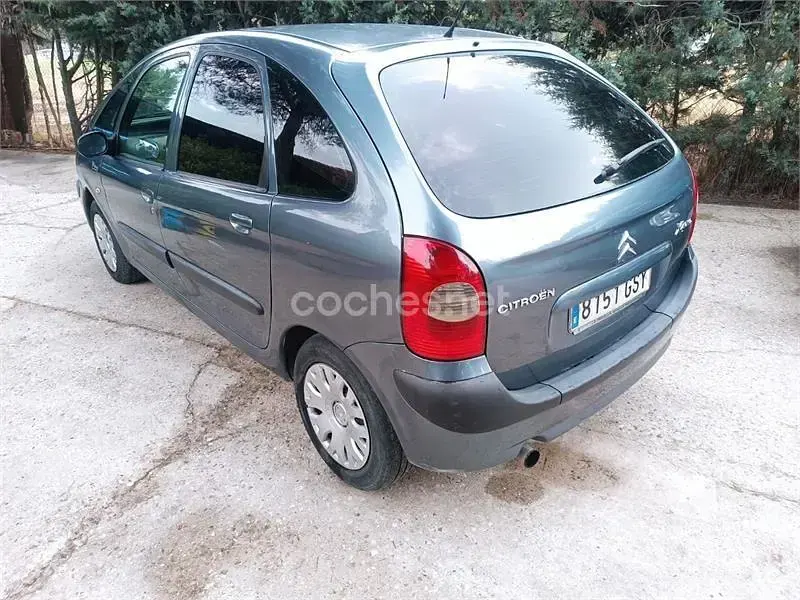Usado Citroën Xsara Picasso 92 CV (67 kW) 2010 Gris / plata Monovolumen