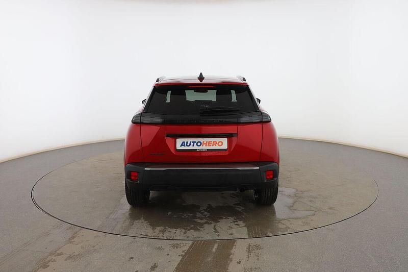 Usado Peugeot 2008 Allure 101 CV (74 kW) 2024 Rojo SUV
