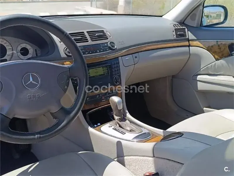Usado Mercedes E280 Avantgarde 231 CV (169 kW) 2004 Negro Berlina