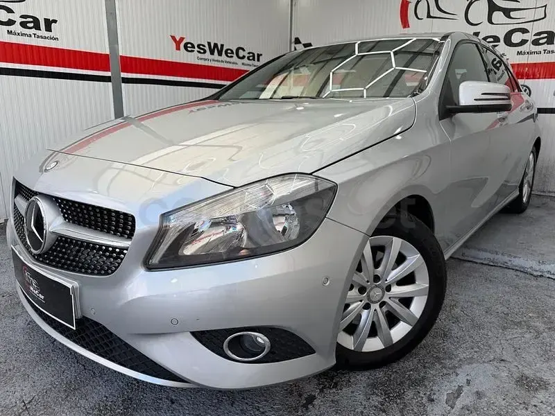 Usado Mercedes A200 Style 136 CV (100 kW) 2014 Gris / plata Berlina