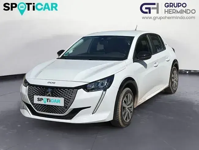 Usado Peugeot e-208 Active 100 kW (136 CV) 2023 Blanco Utilitario