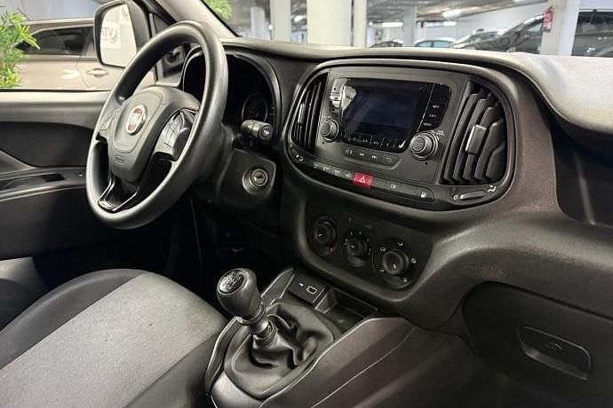 Usado Fiat Doblò 120 CV (88 kW) 2021 Monovolumen