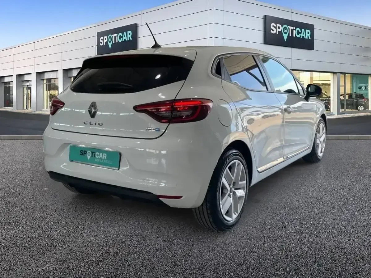 Usado Renault Clio Intens 140 CV (102 kW) 2021 Blanco Utilitario