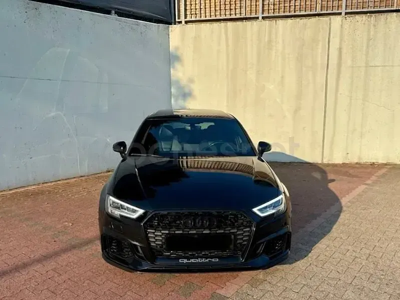 Usado Audi RS3 400 CV (294 kW) 2020 Negro Berlina