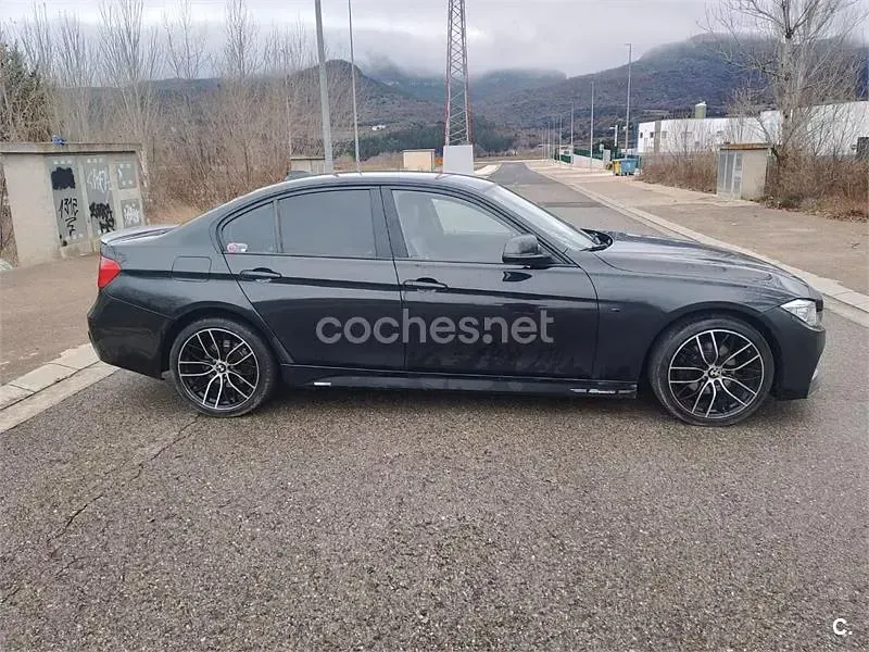 Usado BMW 318 Comfort Edition 143 CV (105 kW) 2012 Negro Berlina