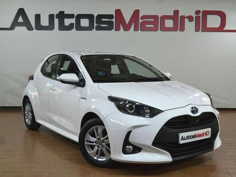 Blanco Usado 2021 Toyota Yaris Hybrid Active Berlina | 15.490 € (Precio justo) - Imagen 1/4
