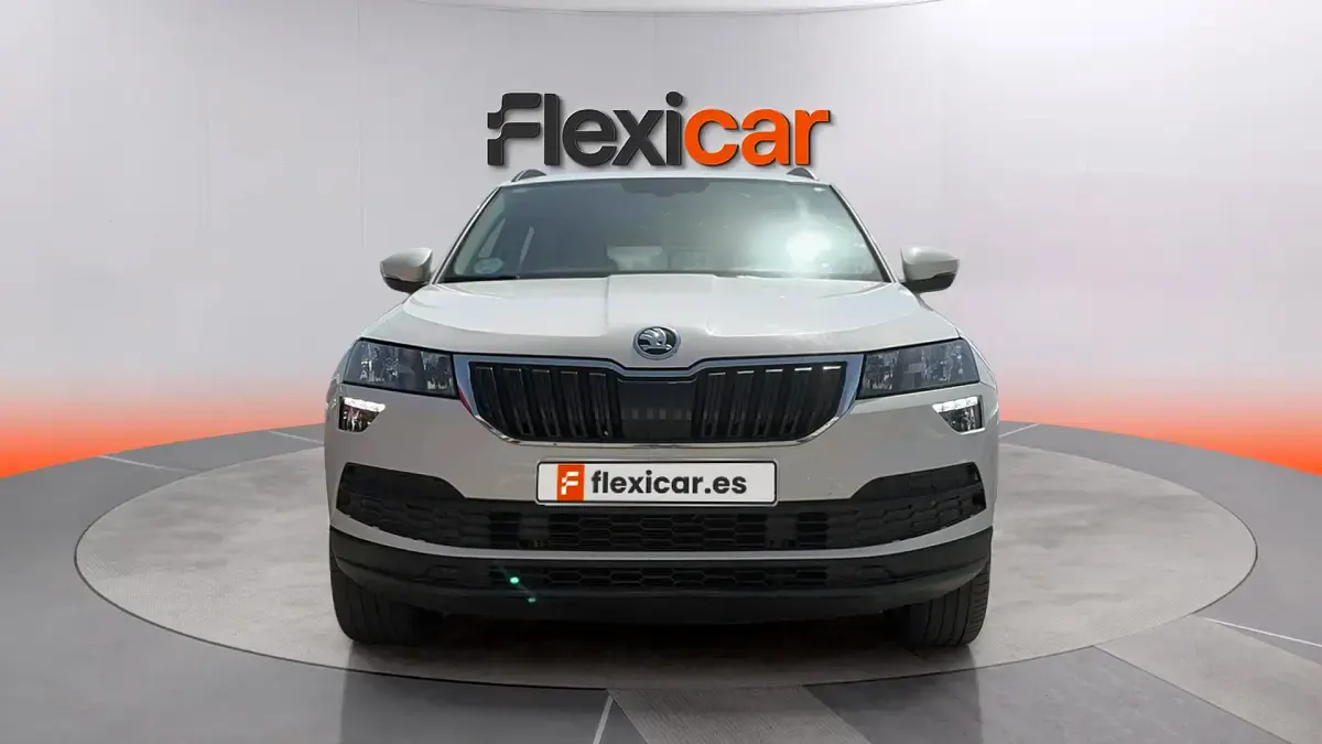 Usado Skoda Karoq Ambition 150 CV (110 kW) 2020 Blanco SUV