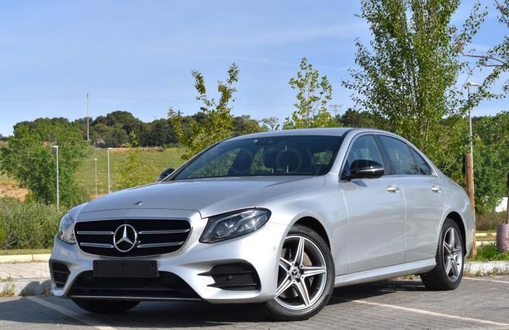Plata Usado 2018 Mercedes E220 AMG line Berlina | 31.900 € (Precio justo) - Imagen 1/1