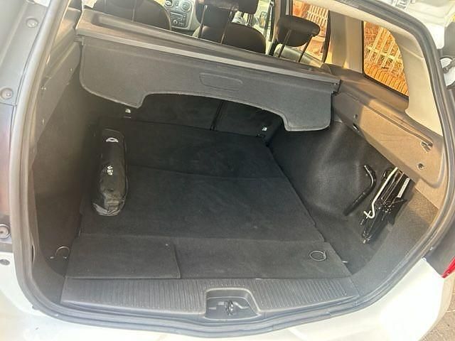 Usado Dacia Logan MCV Lauréate 90 CV (66 kW) 2016 Blanco Familiar