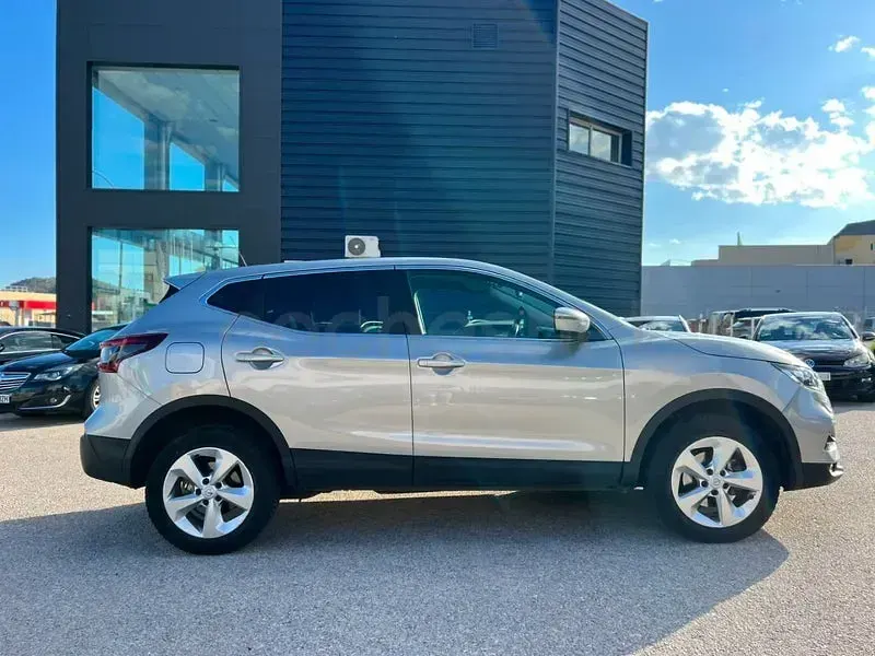 Usado Nissan Qashqai Acenta 131 CV (96 kW) 2020 Gris / plata SUV
