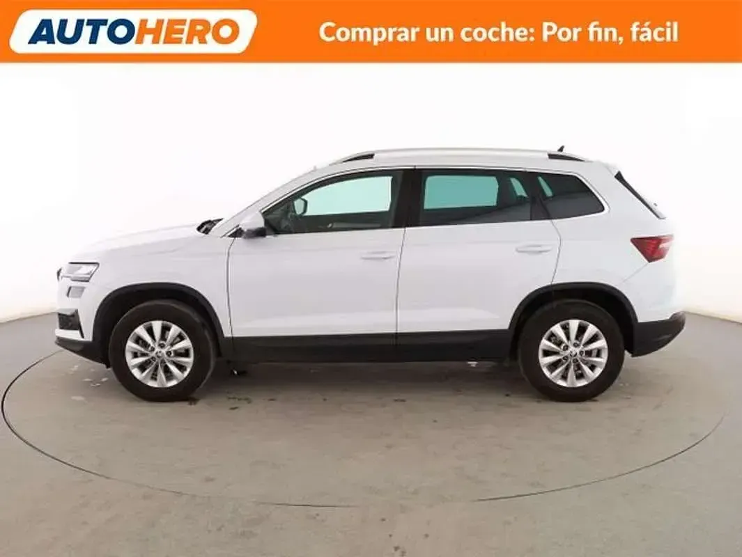 Usado Skoda Karoq Ambition 110 CV (80 kW) 2023 Blanco SUV
