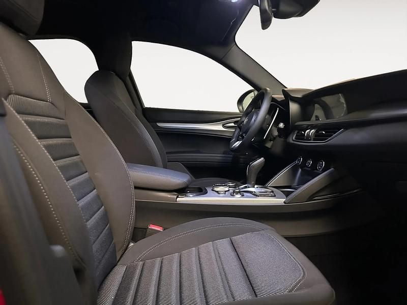 Nuevo Alfa Romeo Stelvio Sprint 202 CV (148 kW) 2025 Rojo SUV
