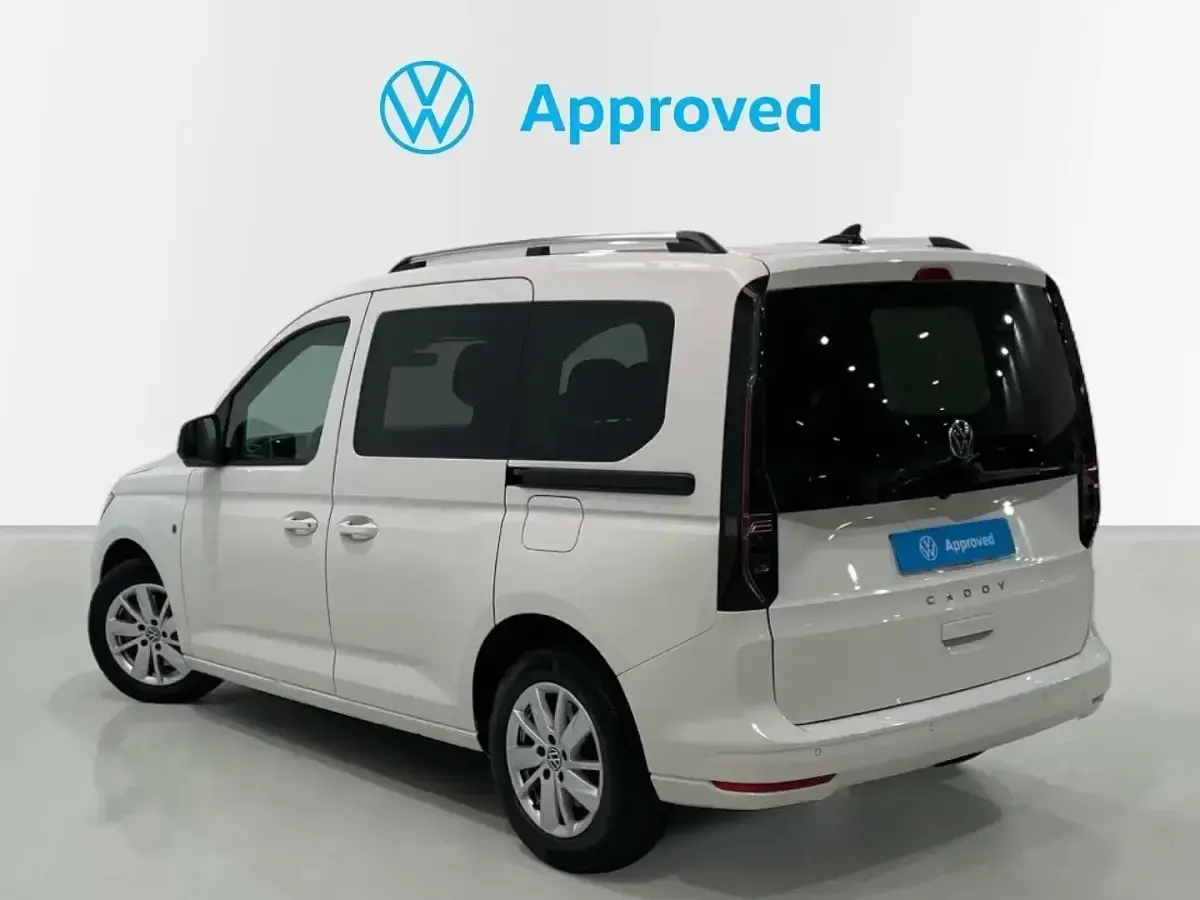 Usado VW Caddy Life 122 CV (89 kW) 2022 Blanco Monovolumen