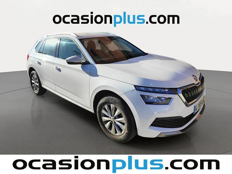Usado Skoda Kamiq Ambition 110 CV (80 kW) 2022 Blanco SUV