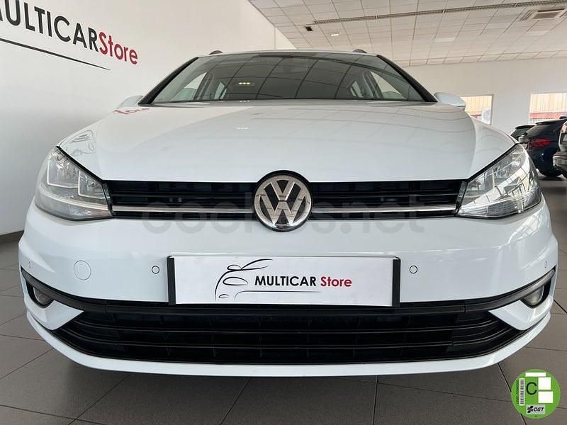 Usado VW Golf VII Advance 115 CV (84 kW) 2020 Blanco Familiar