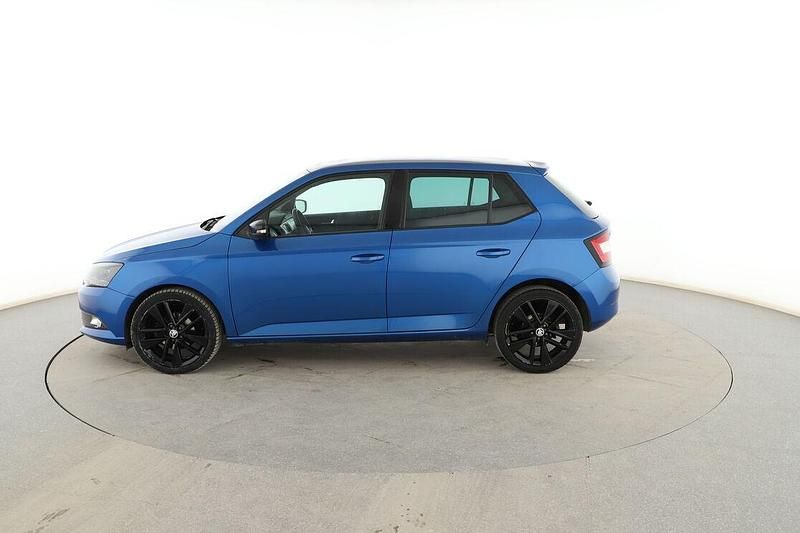 Usado Skoda Fabia 90 CV (66 kW) 2018 Azul Berlina