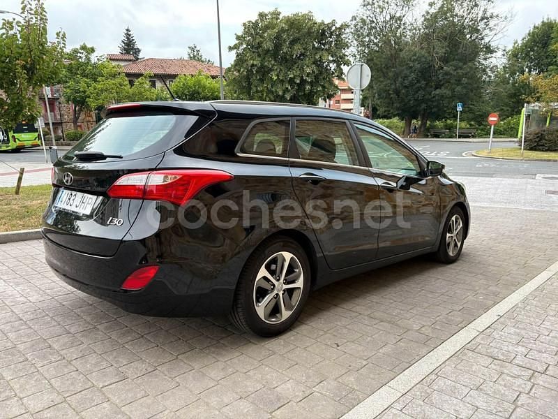 Usado Hyundai i30 Blackline 110 CV (80 kW) 2015 Negro Familiar