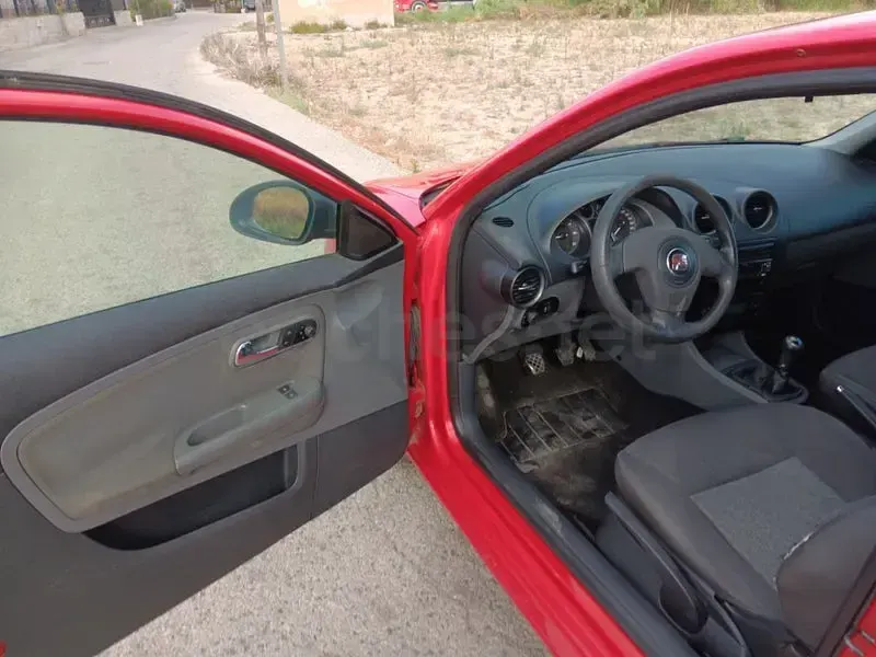 Usado Seat Ibiza Sport 100 CV (73 kW) 2006 Rojo Utilitario