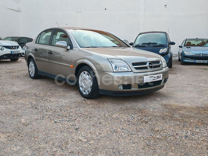 Beige Usado 2004 Opel Vectra Elegance Berlina | 3495 € (Buen precio) - Imagen 1/4