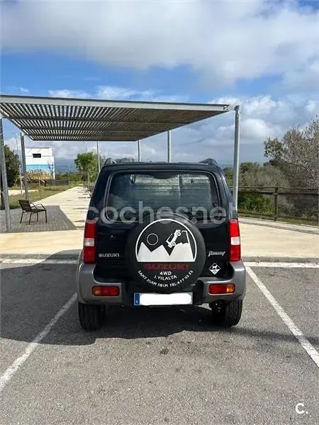 Usado Suzuki Jimny 85 CV (62 kW) 2010 Negro SUV