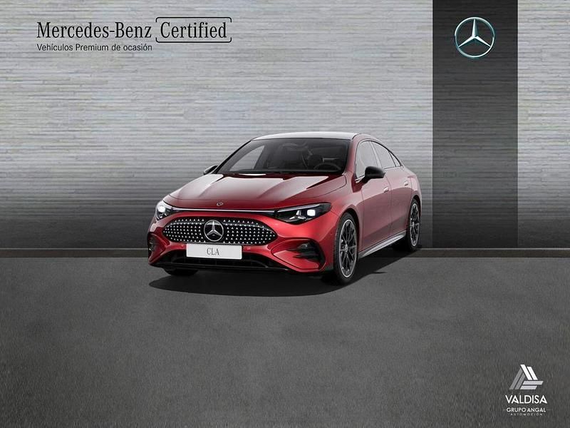 Rojo Usado 2025 Mercedes CLA 250+ Berlina | 59.900 € (Un poco caro) - Imagen 1/4