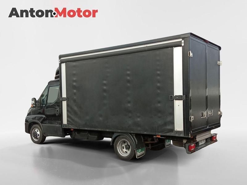 Usado Iveco Daily 156 CV (114 kW) 2021 Negro Berlina