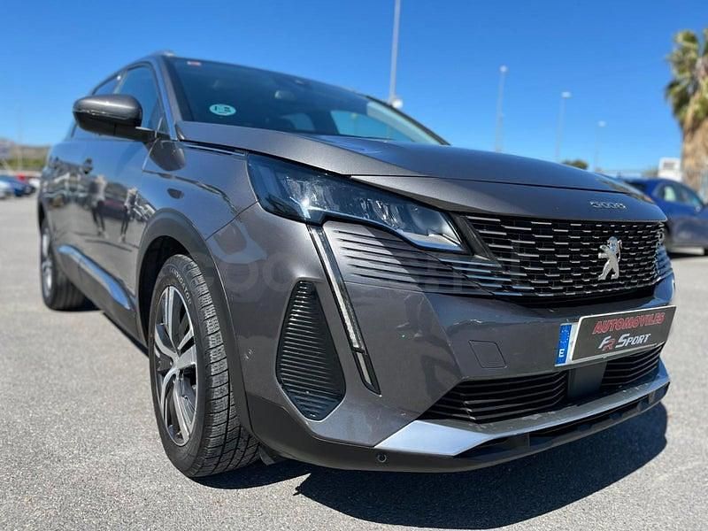 Usado Peugeot 5008 Allure 130 CV (95 kW) 2021 Gris / plata SUV