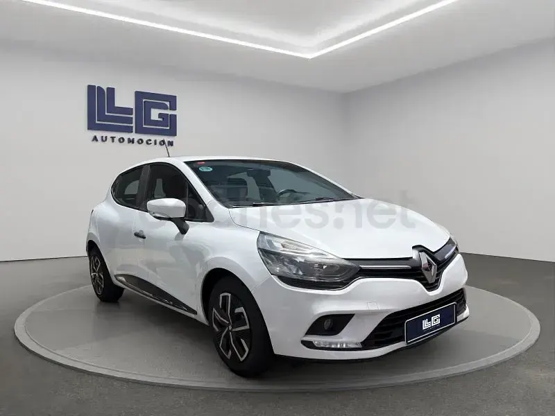 Usado Renault Clio IV Business 75 CV (55 kW) 2019 Blanco Berlina