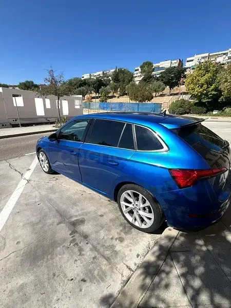 Usado Skoda Scala Monte Carlo 150 CV (110 kW) 2021 Azul Utilitario