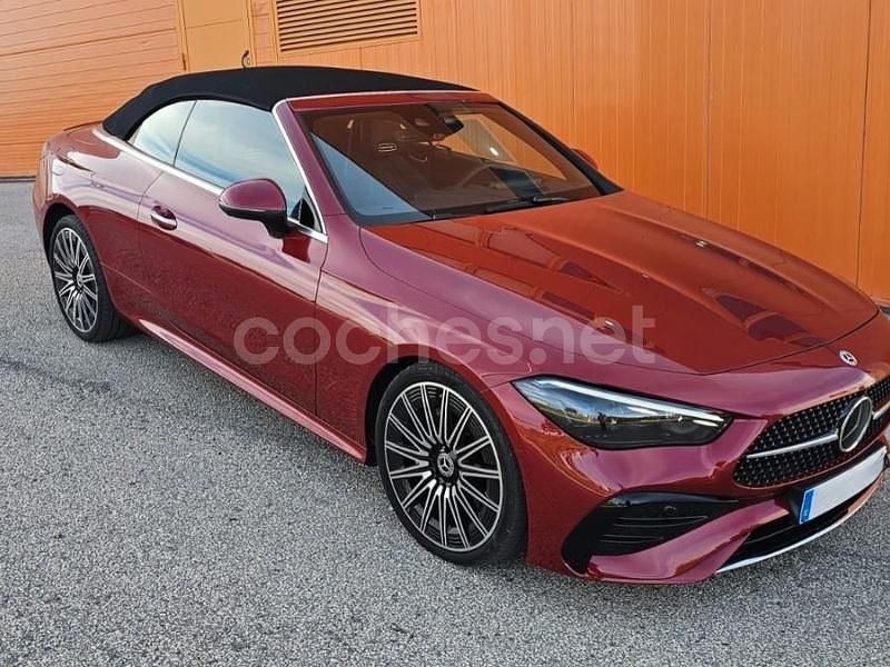 Usado Mercedes E220 194 CV (142 kW) 2024 Rojo Descapotable