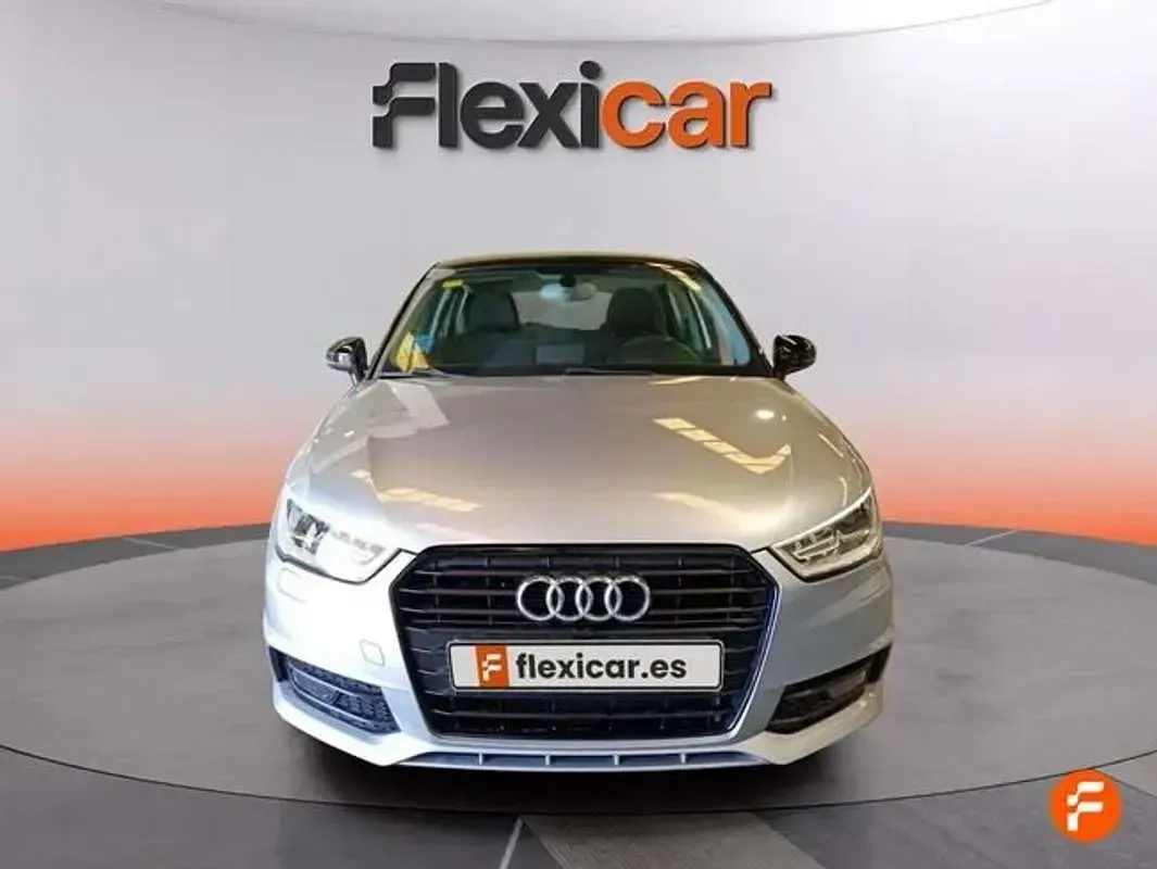 Usado Audi A1 Sportback Attraction 116 CV (85 kW) 2018 Gris Utilitario